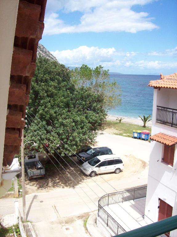Petros Studios Poros  Exterior photo