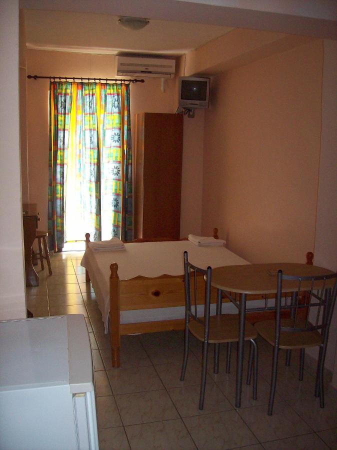 Petros Studios Poros  Room photo